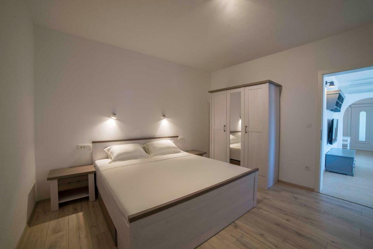 Sunset House Apartment Kampor ภายนอก รูปภาพ